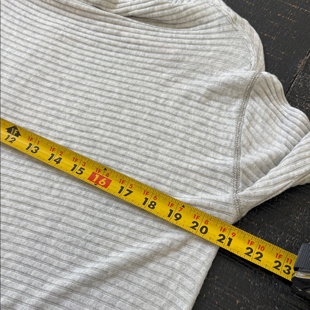 We The Free Split Back Long Sleeve Cowl Neck Ribbed Pullover Sweater Grey sz M - Picture 10 of 10